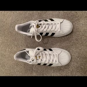 Adidas casual white sneakers